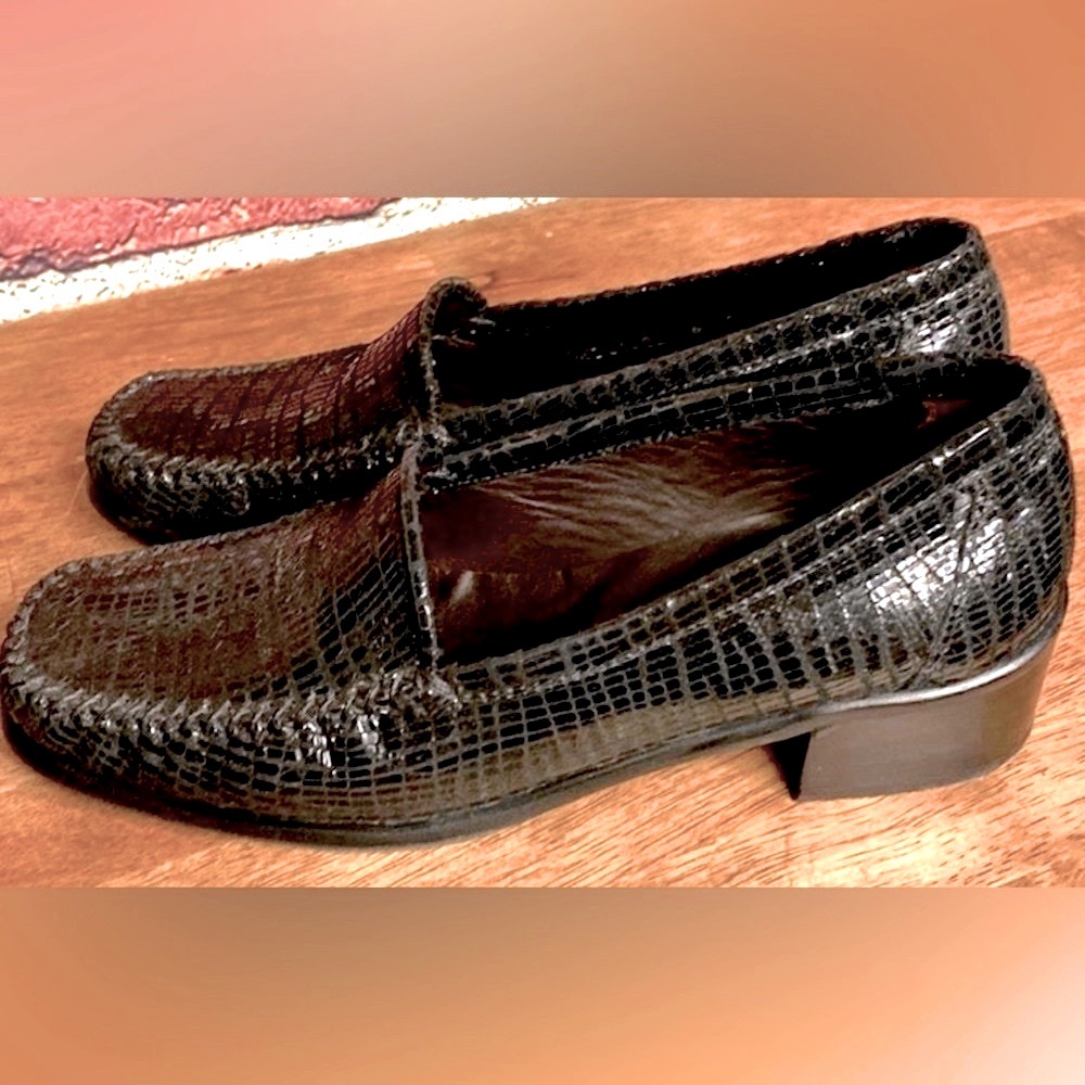 Stuart Weitzman Black pattern Slip On Loafers Size 6 - Picture 3 of 10